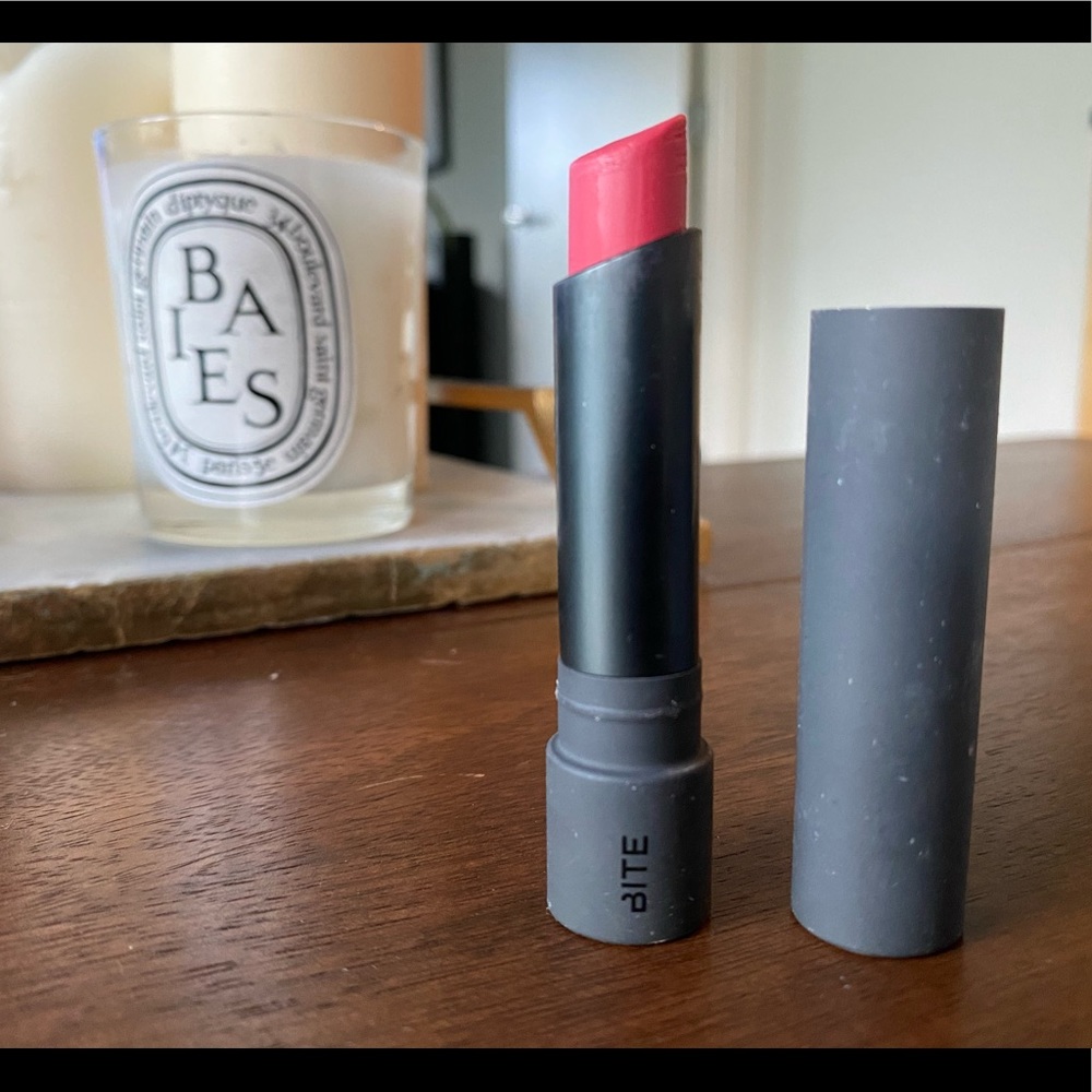 Bite Beauty Glossy  Moisturizing Lipstick